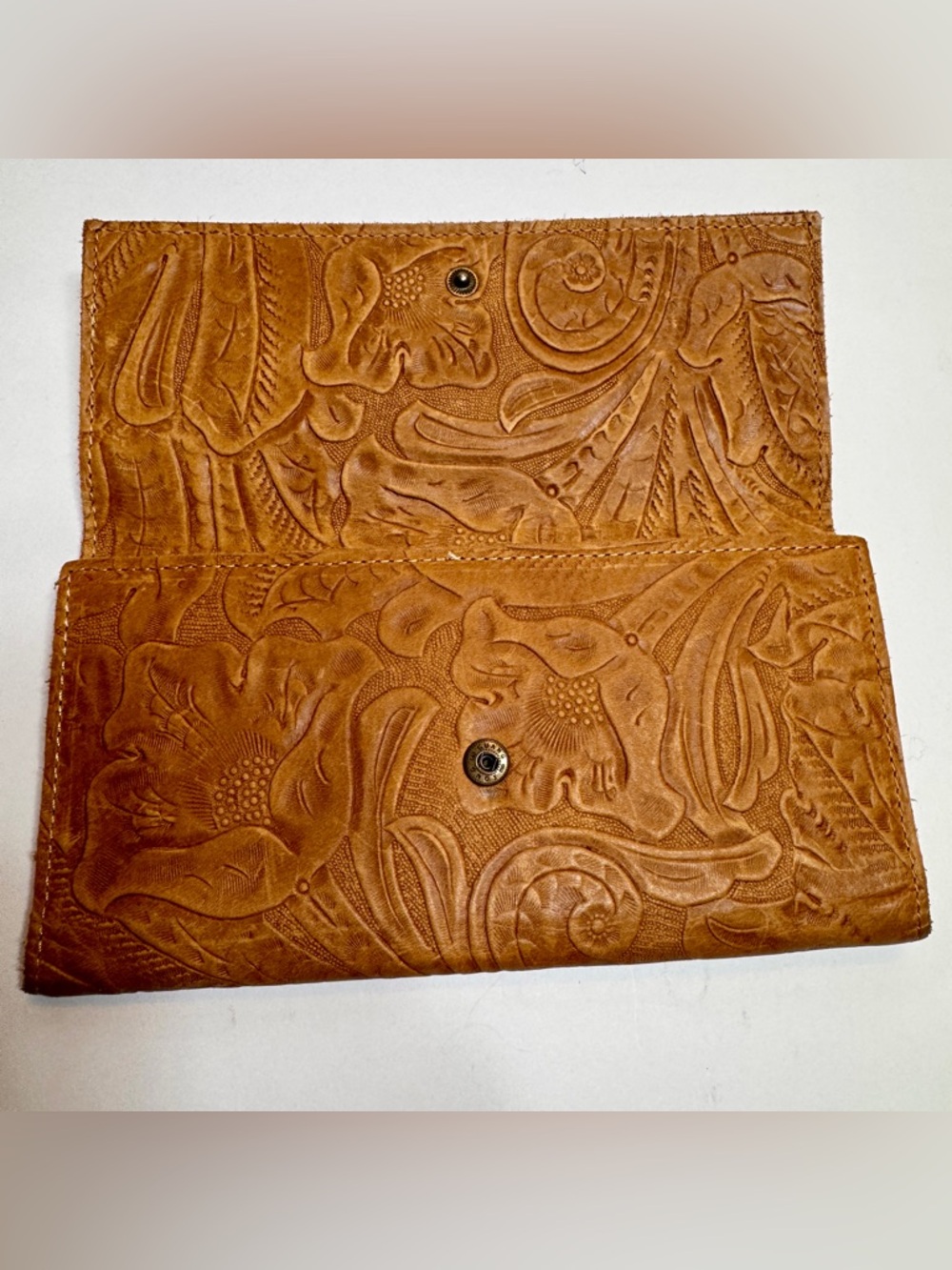 Pre-owned American Leather Co.: Brandy Tooled Trifold Wallet - Picture 3 of 15